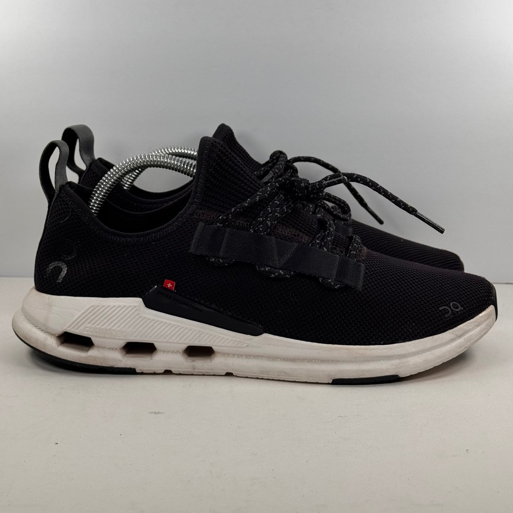 On Running Cloudeasy Men's 10 Black White Sneakers 76.98445 Swiss Engineering